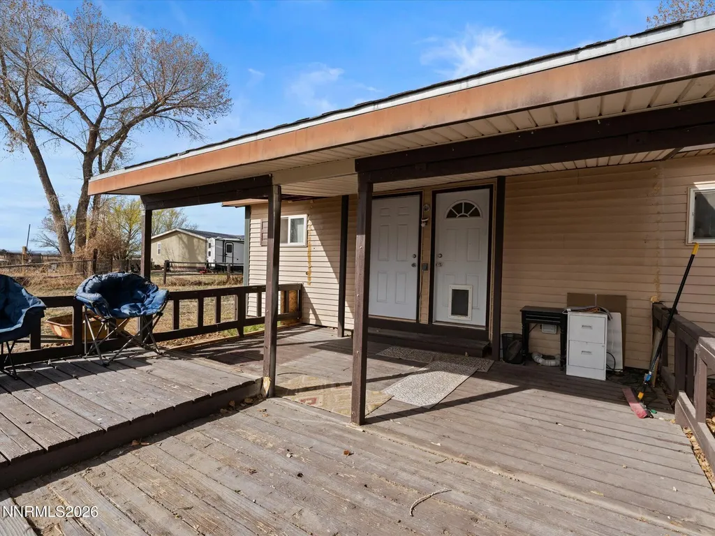 3320 Della Fallon NV 89406