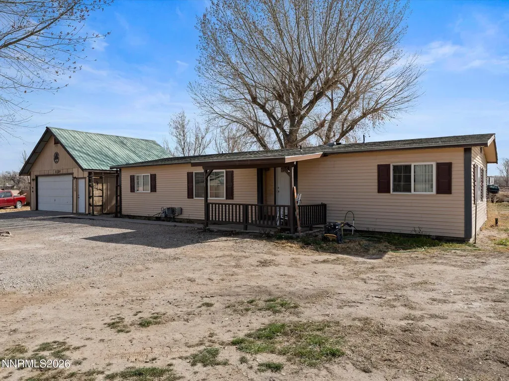 3320 Della Fallon NV 89406