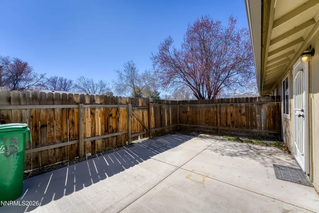 1513 Edmonds Carson City NV 89701
