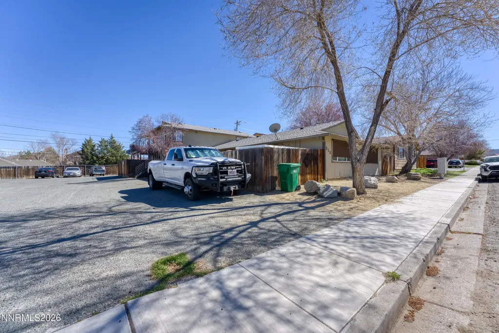 1513 Edmonds Carson City NV 89701