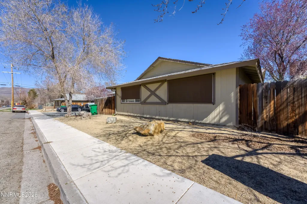 1513 Edmonds Carson City NV 89701