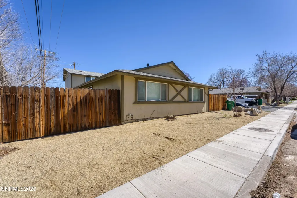1517 Edmonds Carson City NV 89701
