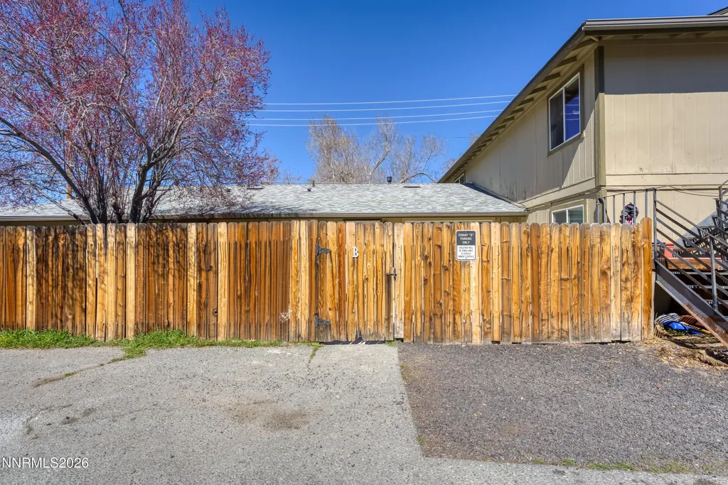 1517 Edmonds Carson City NV 89701