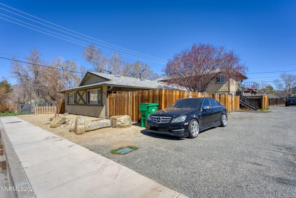 1517 Edmonds Carson City NV 89701