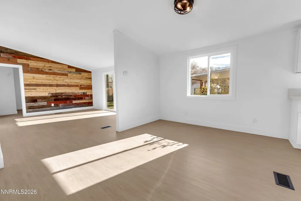 17575 Thrush Reno NV 89508