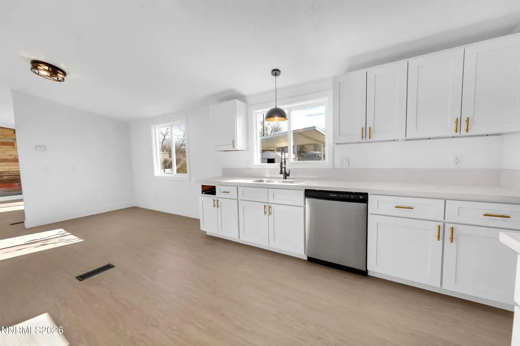 17575 Thrush Reno NV 89508