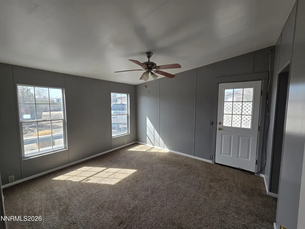 1160 8th Silver Springs NV 89429