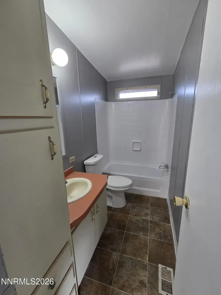 1160 8th Silver Springs NV 89429