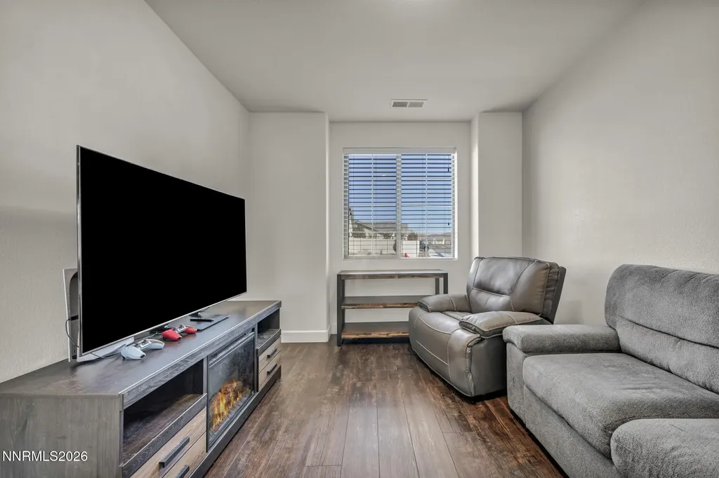 2426 Silver Maple Reno NV 89521