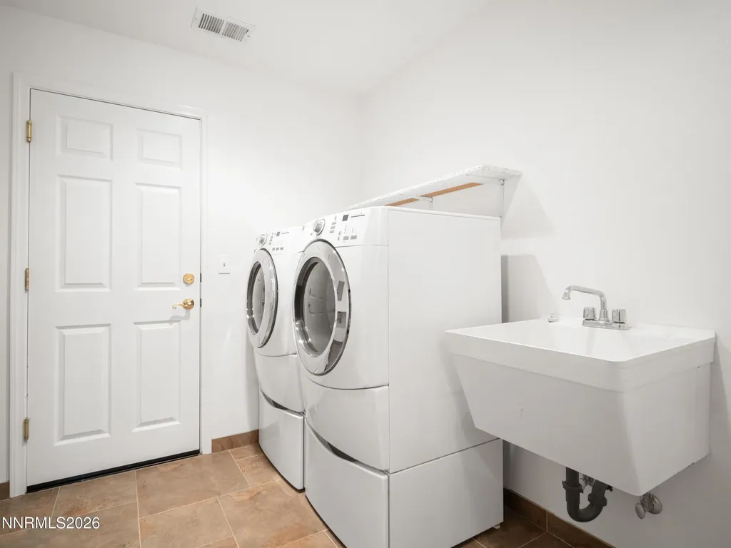 2953 San Mateo Minden NV 89423
