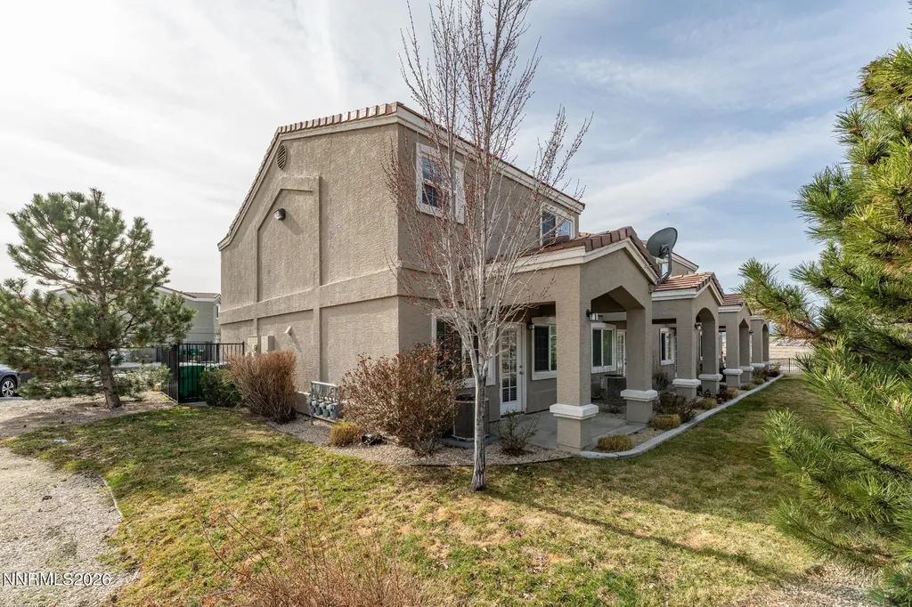 5790 Vista Serena Sparks NV 89436