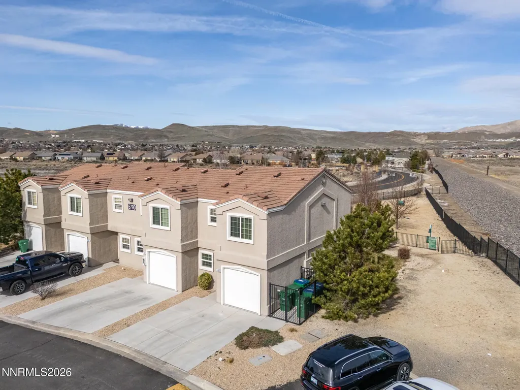 5790 Vista Serena Sparks NV 89436
