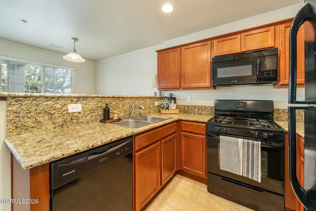 5790 Vista Serena Sparks NV 89436