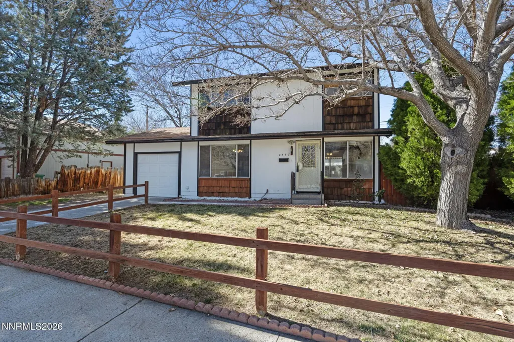 2557 Janelle Sparks NV 89431