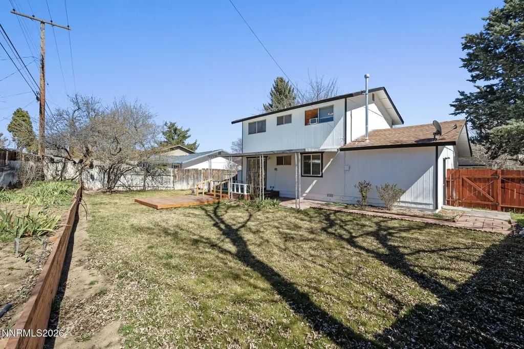 2557 Janelle Sparks NV 89431