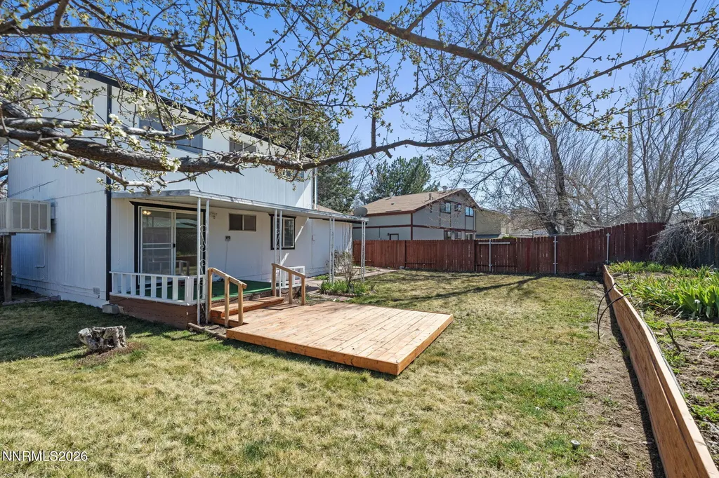 2557 Janelle Sparks NV 89431