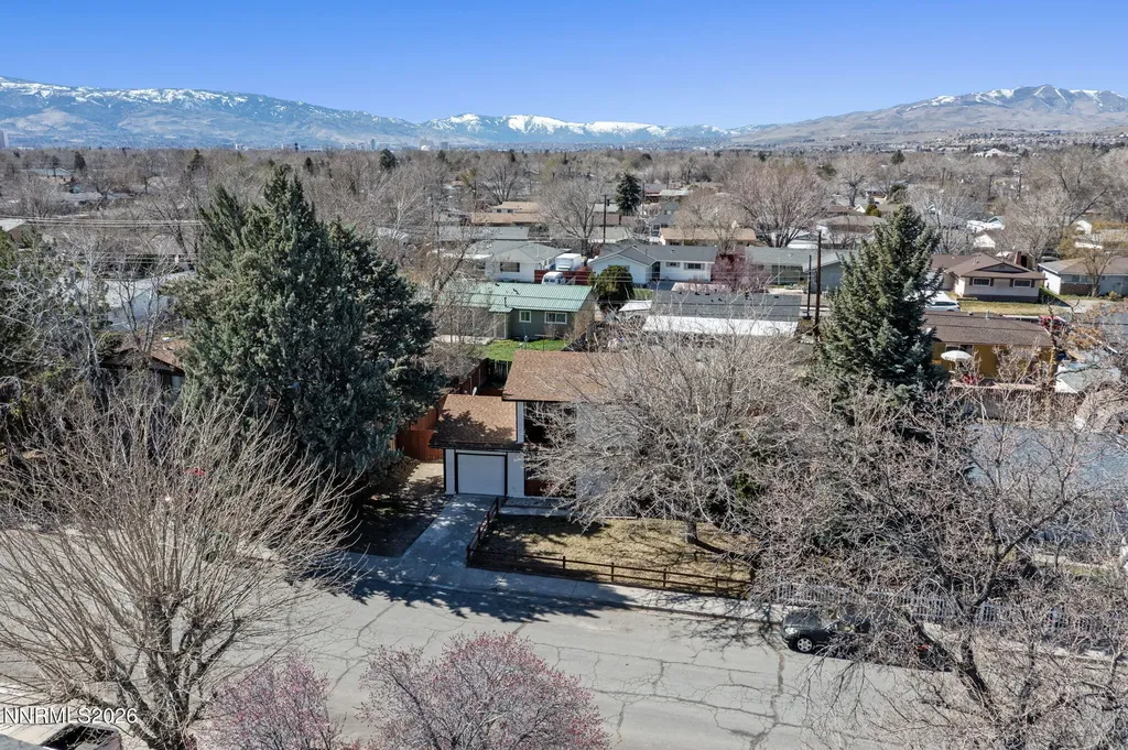 2557 Janelle Sparks NV 89431