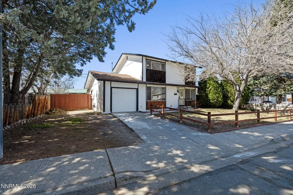 2557 Janelle Sparks NV 89431
