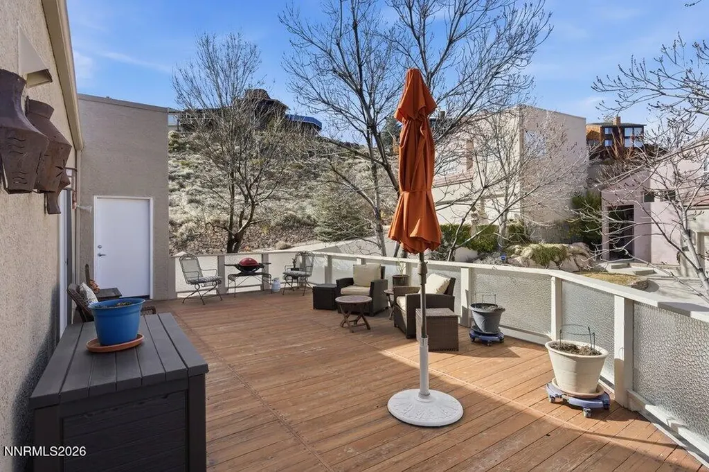 2556 Edgerock Reno NV 89519