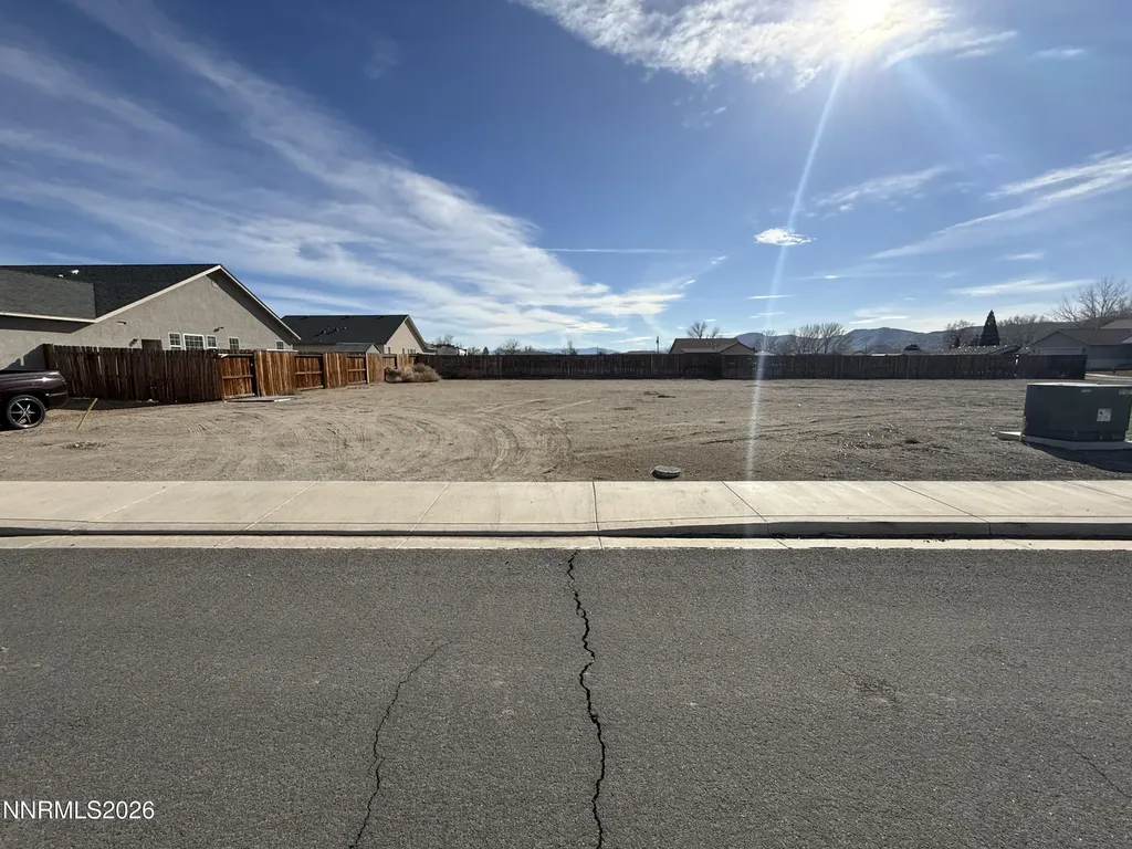 333 Copper Pointe Yerington NV 89447