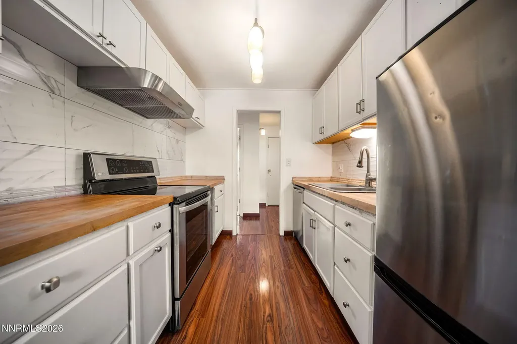 3923 Clear Acre Reno NV 89512