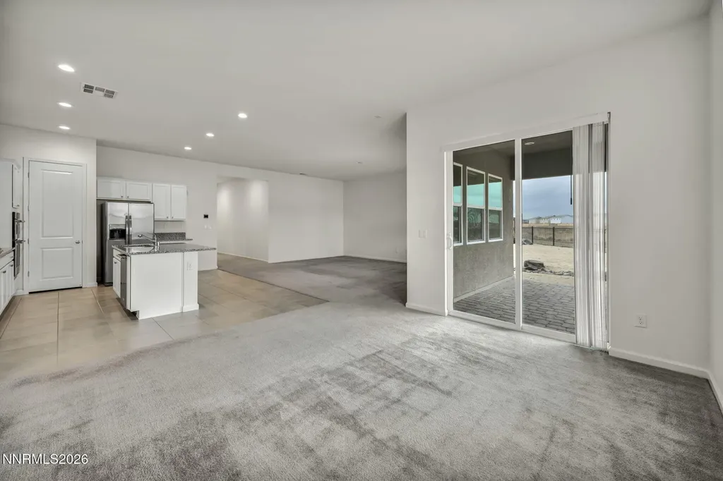2104 Roaring Fork Sparks NV 89436