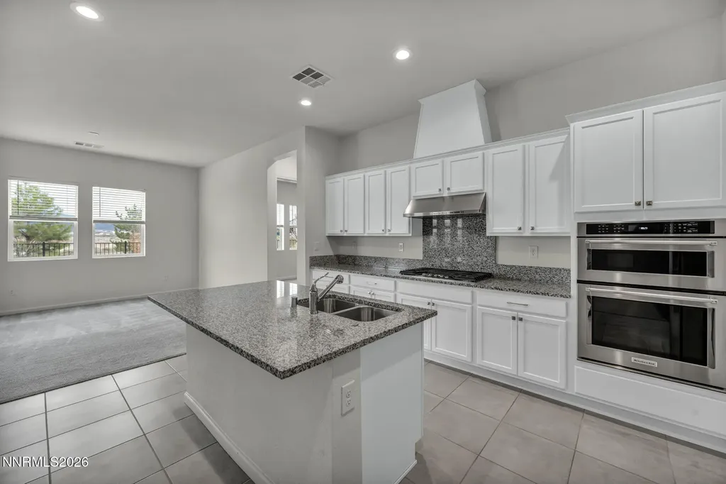 2104 Roaring Fork Sparks NV 89436