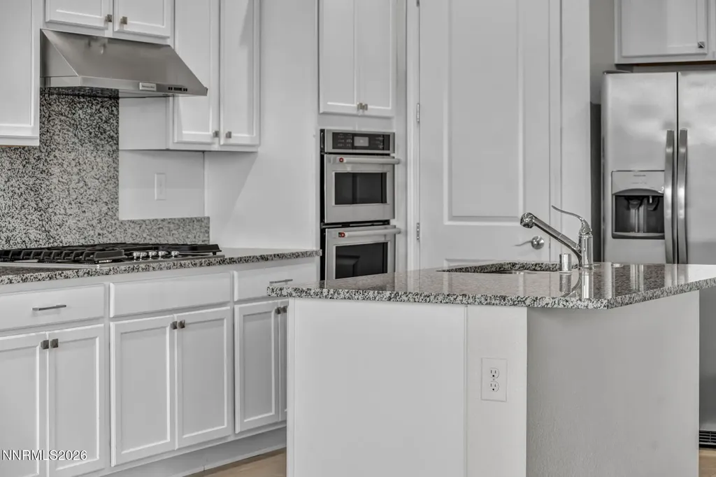 2104 Roaring Fork Sparks NV 89436