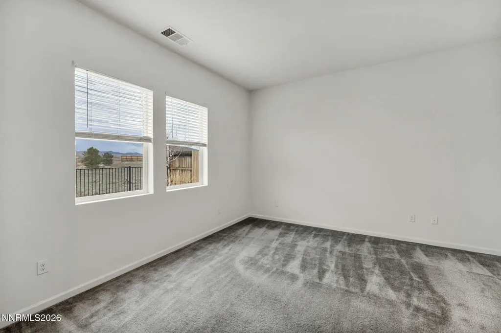 2104 Roaring Fork Sparks NV 89436