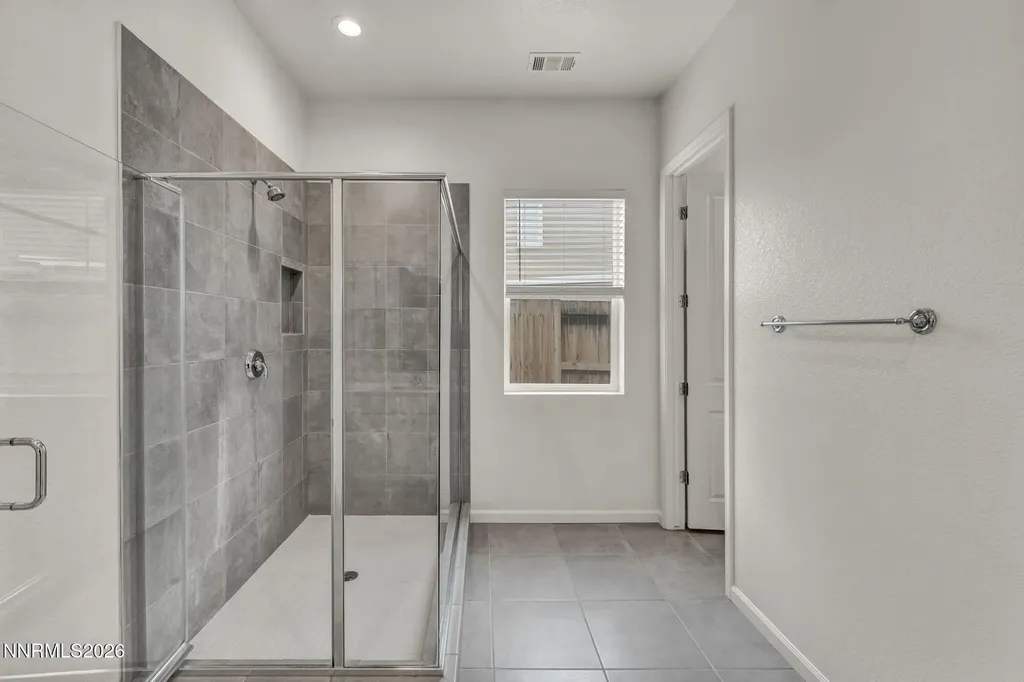 2104 Roaring Fork Sparks NV 89436