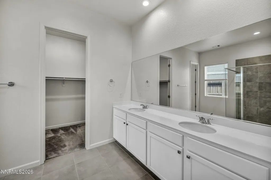 2104 Roaring Fork Sparks NV 89436
