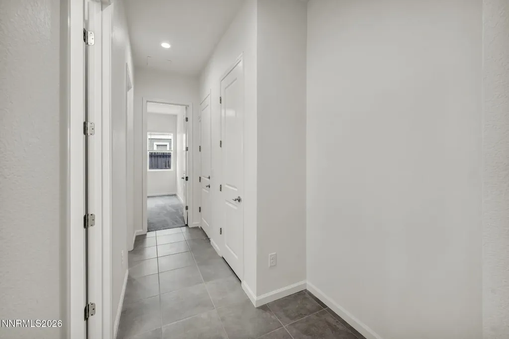 2104 Roaring Fork Sparks NV 89436