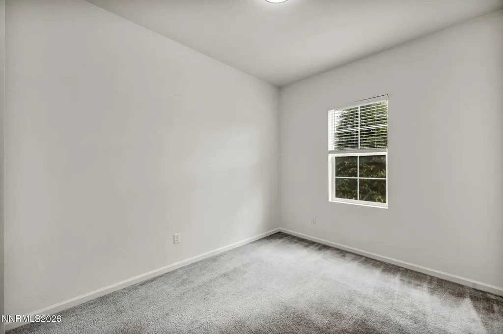 2104 Roaring Fork Sparks NV 89436