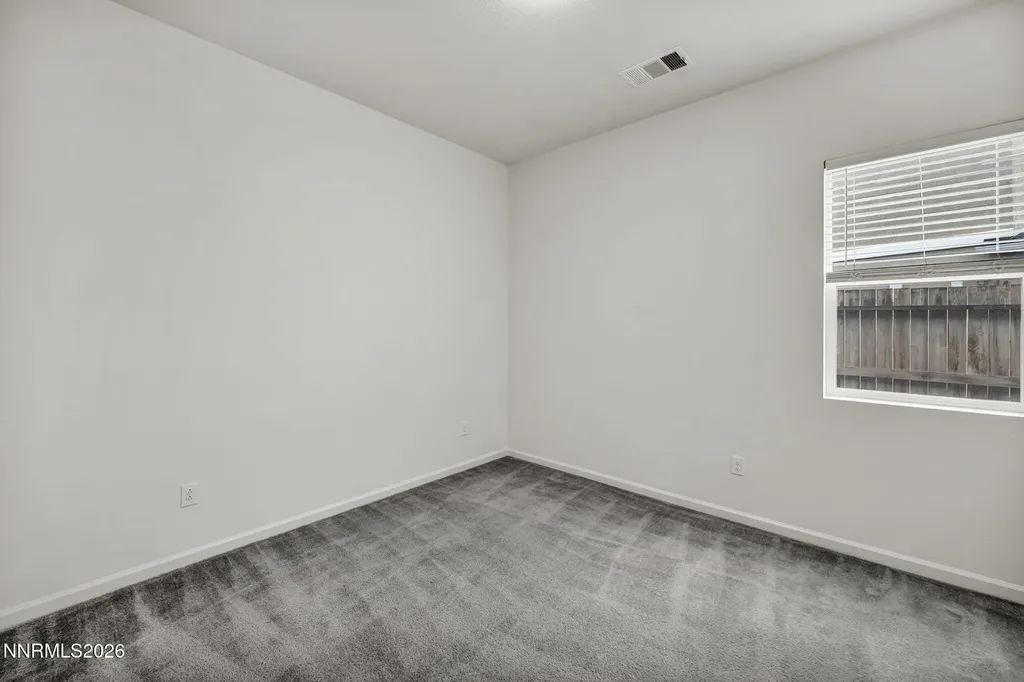 2104 Roaring Fork Sparks NV 89436