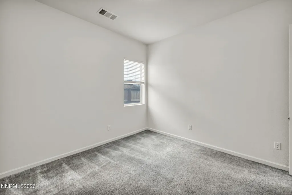 2104 Roaring Fork Sparks NV 89436