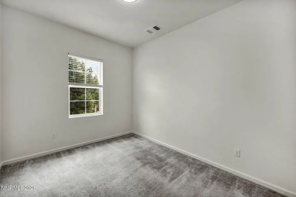 2104 Roaring Fork Sparks NV 89436