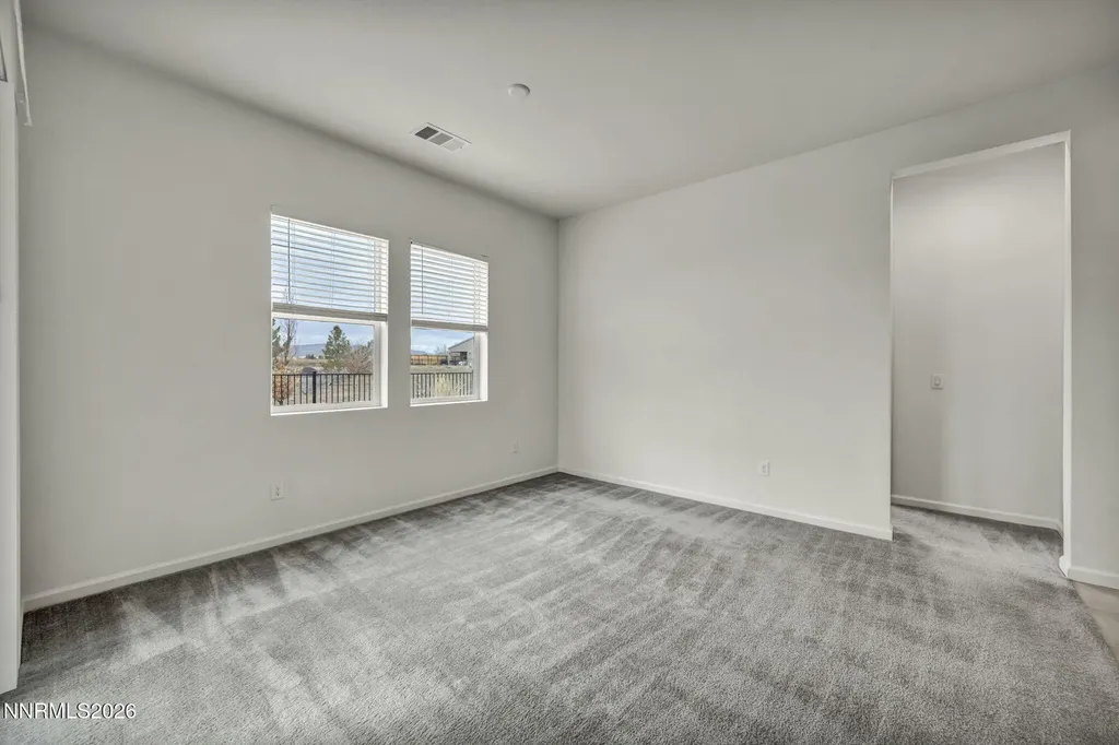 2104 Roaring Fork Sparks NV 89436