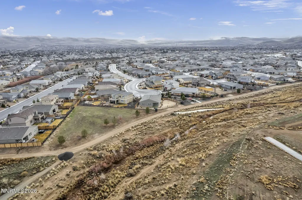 2104 Roaring Fork Sparks NV 89436