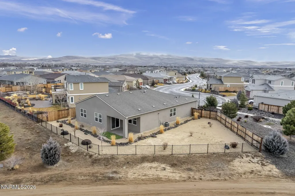 2104 Roaring Fork Sparks NV 89436