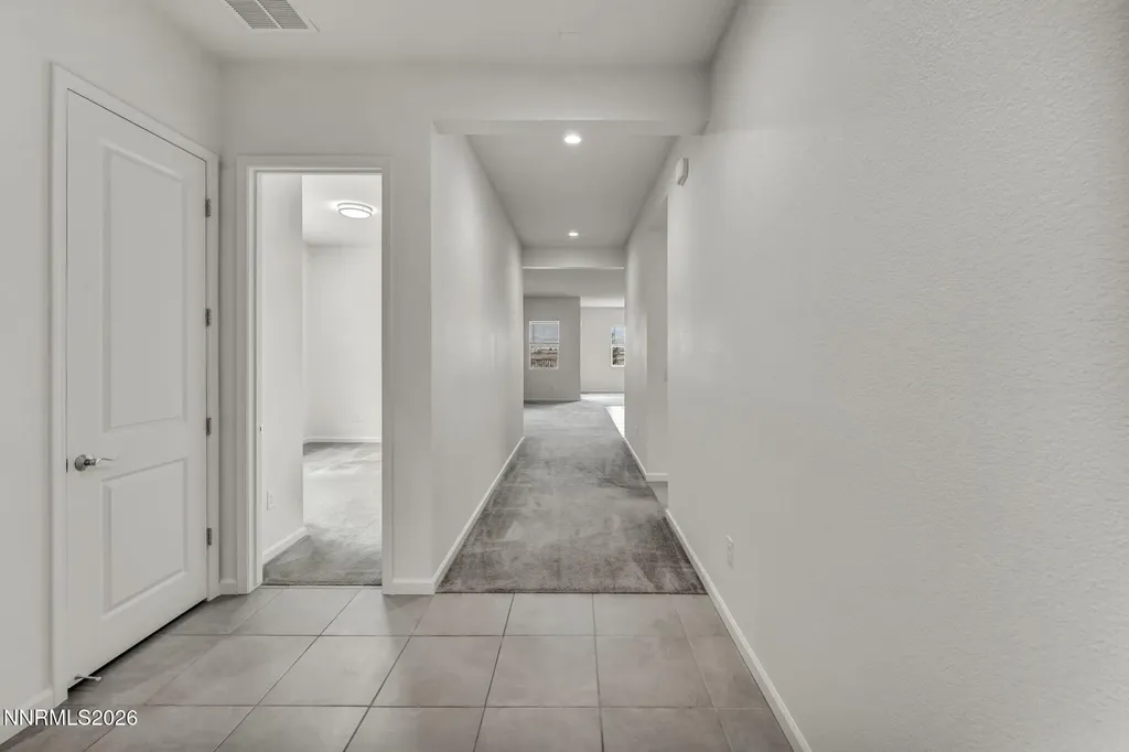 2104 Roaring Fork Sparks NV 89436
