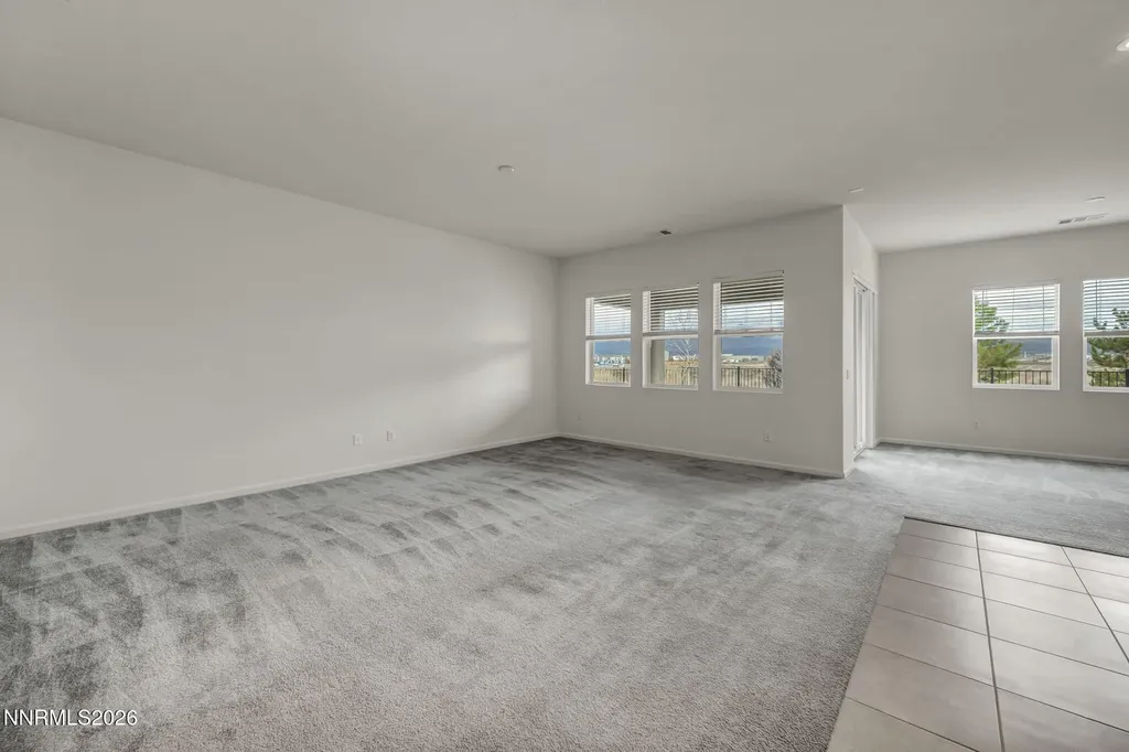 2104 Roaring Fork Sparks NV 89436