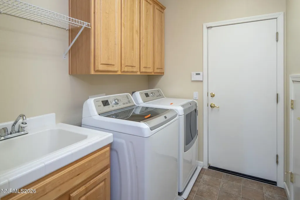 2730 Albazano Sparks NV 89436