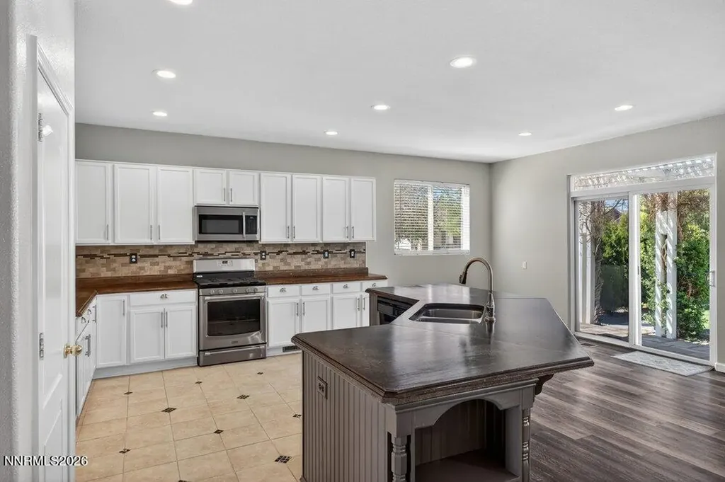 4301 Pinnacle Vista Sparks NV 89436