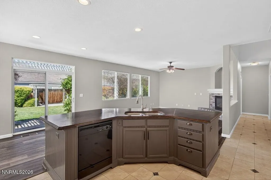 4301 Pinnacle Vista Sparks NV 89436