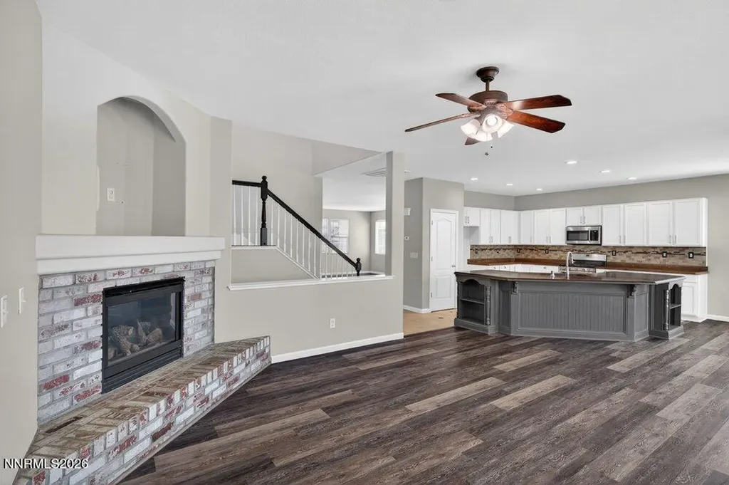 4301 Pinnacle Vista Sparks NV 89436