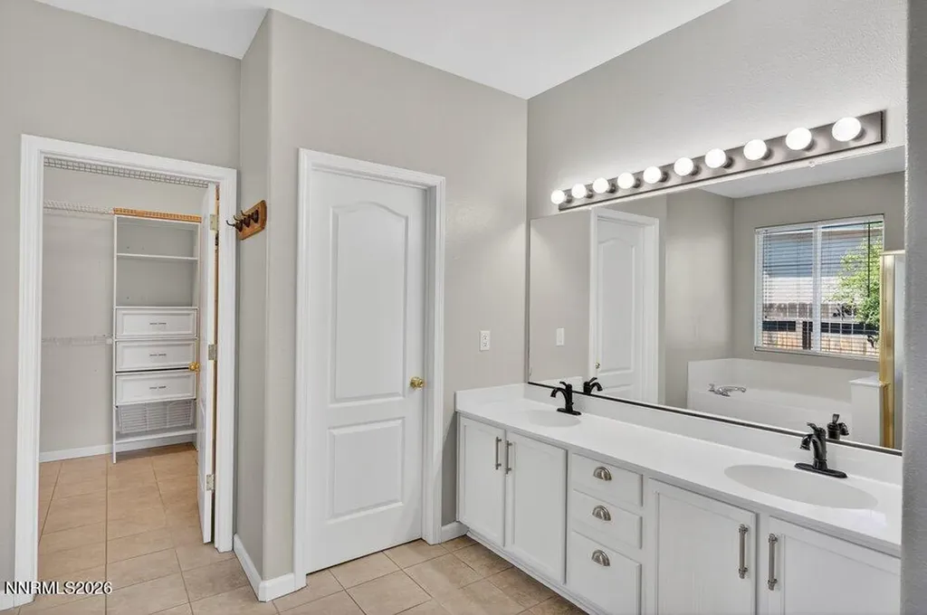 4301 Pinnacle Vista Sparks NV 89436