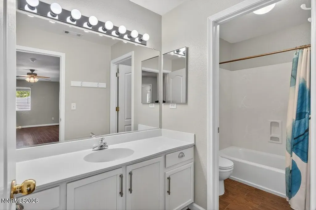 4301 Pinnacle Vista Sparks NV 89436