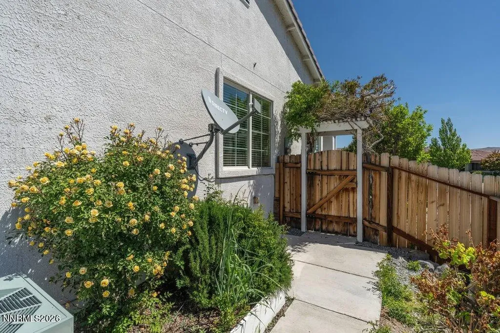 4301 Pinnacle Vista Sparks NV 89436