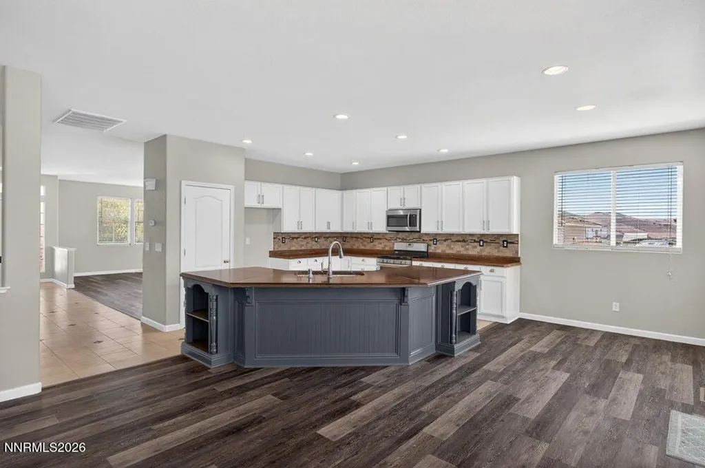 4301 Pinnacle Vista Sparks NV 89436