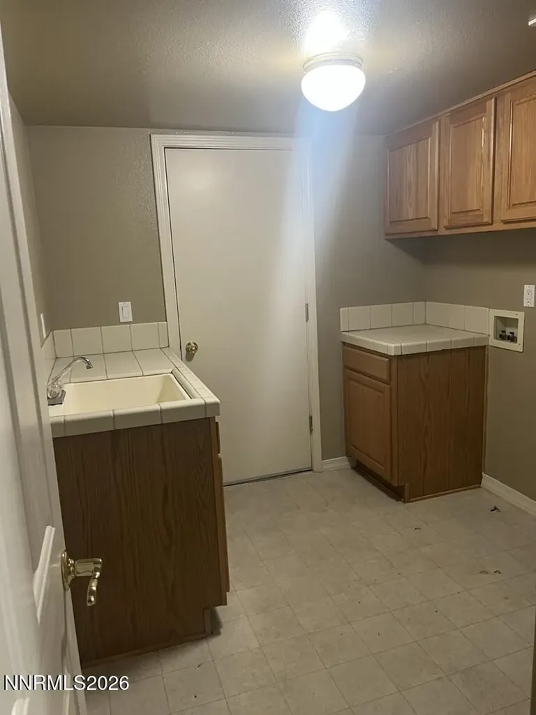 6513 Evans Creek Reno NV 89519